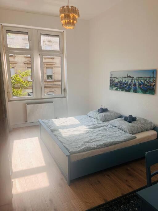 Kuenstlerisches Apartment Karlsruhe Exterior foto